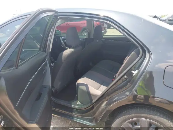 5YFBURHE6JP787061 2018 TOYOTA COROLLA - Image 8