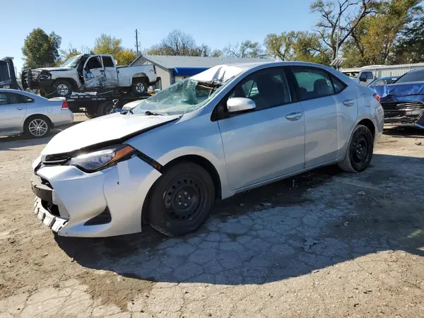 5YFBURHE6JP787366 2018 TOYOTA COROLLA - Image 1