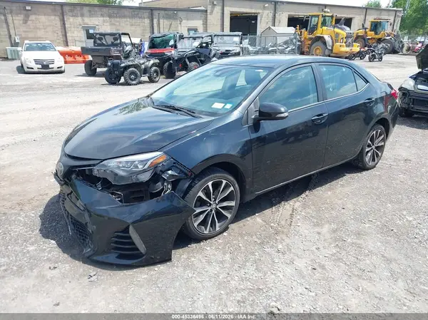5YFBURHE6JP788792 2018 TOYOTA COROLLA - Image 2