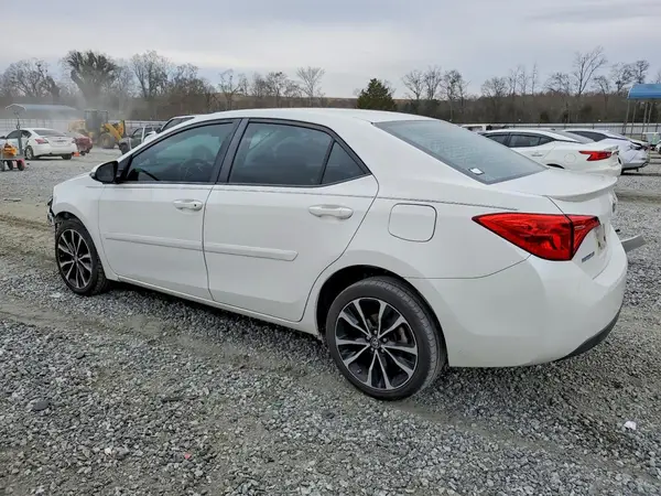 5YFBURHE6JP789635 2018 TOYOTA COROLLA - Image 2