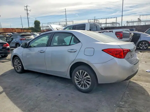 5YFBURHE6JP789764 2018 TOYOTA COROLLA - Image 2