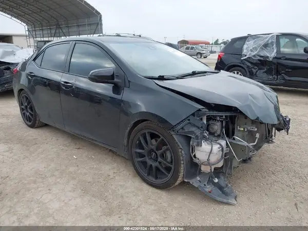 5YFBURHE6JP790848 2018 TOYOTA COROLLA - Image 1