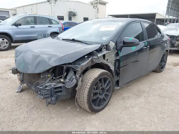 5YFBURHE6JP790848 2018 TOYOTA COROLLA - Image 2