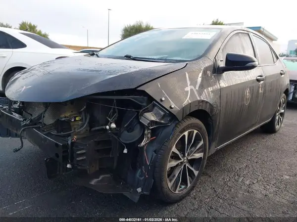 5YFBURHE6JP793474 2018 TOYOTA COROLLA - Image 2