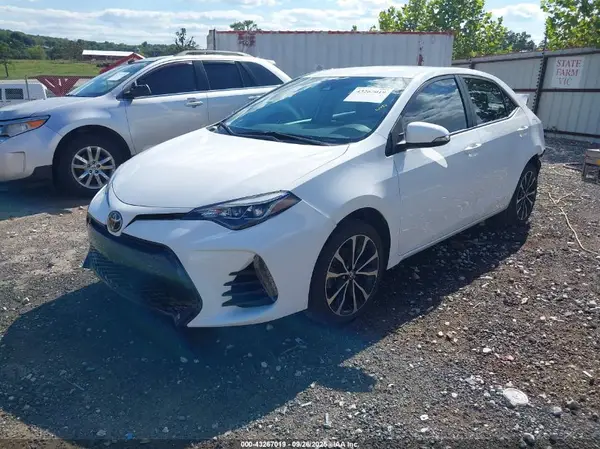 5YFBURHE6JP793653 2018 TOYOTA COROLLA - Image 2