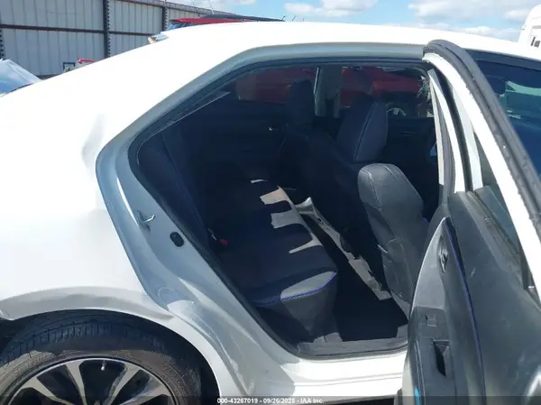 5YFBURHE6JP793653 2018 TOYOTA COROLLA - Image 8