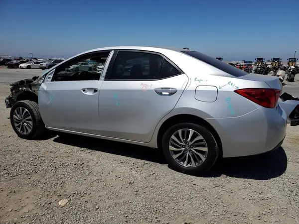 5YFBURHE6JP793720 2018 TOYOTA COROLLA - Image 2