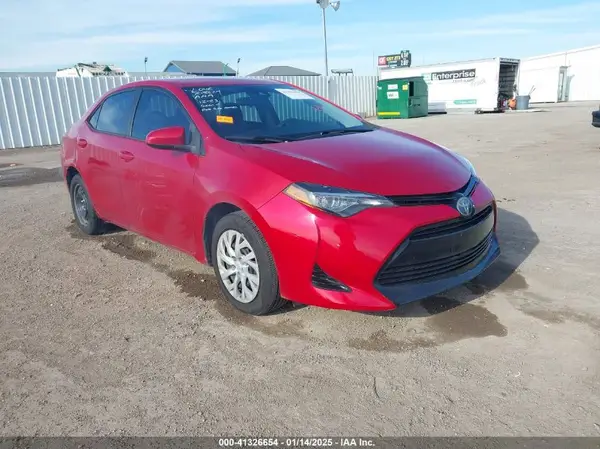 5YFBURHE6JP797590 2018 TOYOTA COROLLA - Image 1