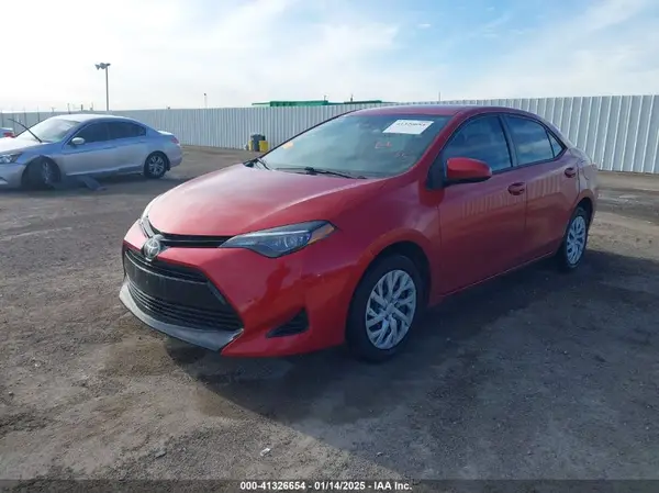 5YFBURHE6JP797590 2018 TOYOTA COROLLA - Image 2
