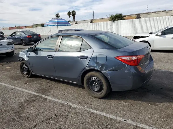 5YFBURHE6JP799906 2018 TOYOTA COROLLA - Image 2