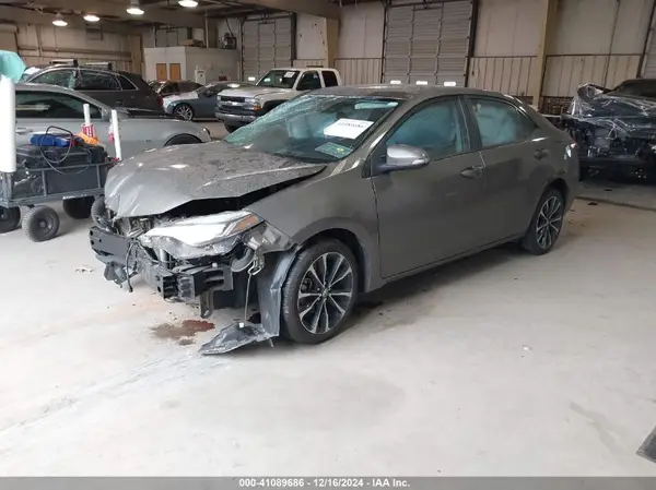 5YFBURHE6JP800844 2018 TOYOTA COROLLA - Image 2