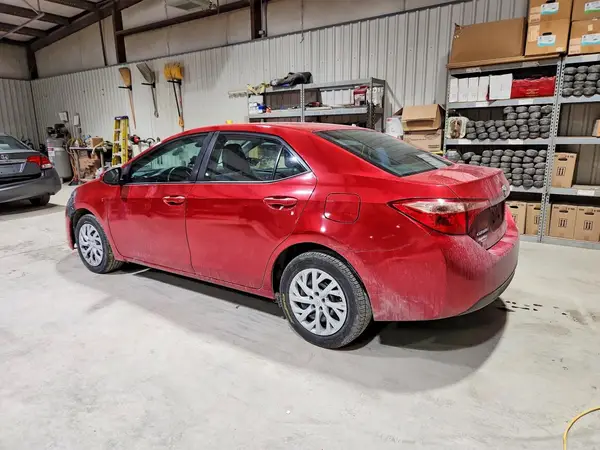 5YFBURHE6JP802707 2018 TOYOTA COROLLA - Image 2
