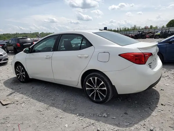 5YFBURHE6JP803386 2018 TOYOTA COROLLA - Image 2