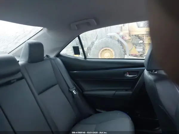 5YFBURHE6JP803906 2018 TOYOTA COROLLA - Image 8