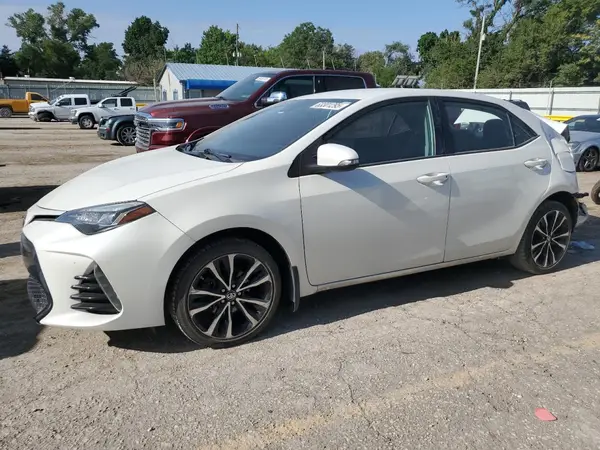 5YFBURHE6JP803985 2018 TOYOTA COROLLA - Image 1