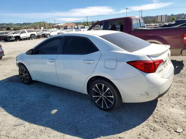 5YFBURHE6JP804294 2018 TOYOTA COROLLA - Image 2