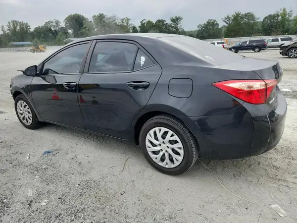 5YFBURHE6JP804506 2018 TOYOTA COROLLA - Image 2