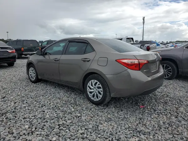 5YFBURHE6JP805896 2018 TOYOTA COROLLA - Image 2