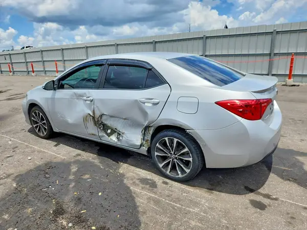 5YFBURHE6JP806997 2018 TOYOTA COROLLA - Image 2