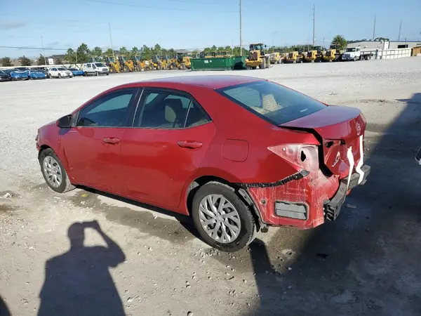 5YFBURHE6JP807972 2018 TOYOTA COROLLA - Image 2