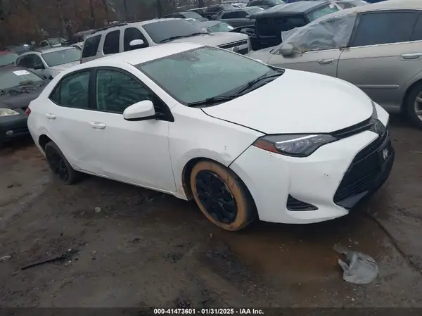 5YFBURHE6JP808362 2018 TOYOTA COROLLA - Image 1