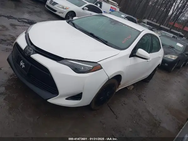 5YFBURHE6JP808362 2018 TOYOTA COROLLA - Image 2