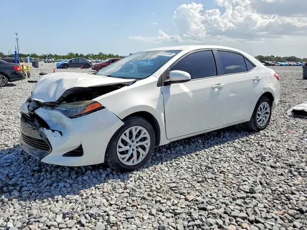5YFBURHE6JP808958 2018 TOYOTA COROLLA - Image 1