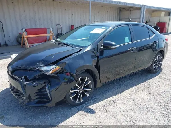 5YFBURHE6JP809690 2018 TOYOTA COROLLA - Image 2