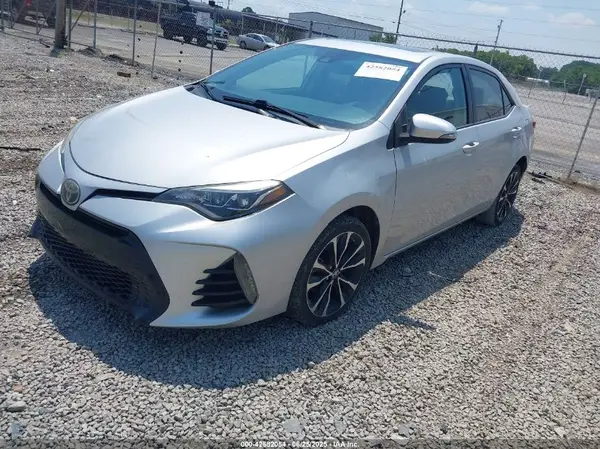 5YFBURHE6JP809835 2018 TOYOTA COROLLA - Image 2