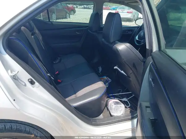 5YFBURHE6JP809835 2018 TOYOTA COROLLA - Image 8