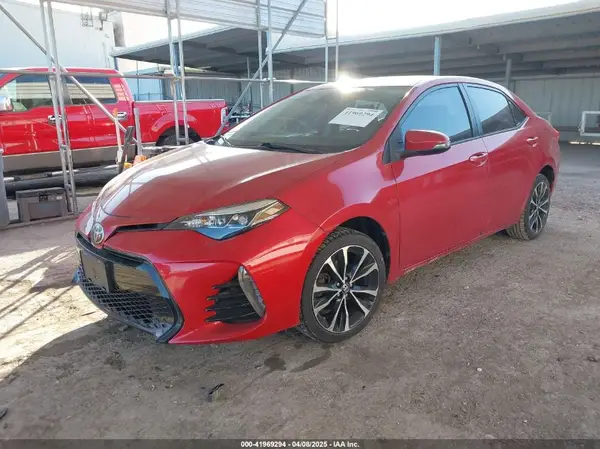 5YFBURHE6JP810483 2018 TOYOTA COROLLA - Image 2