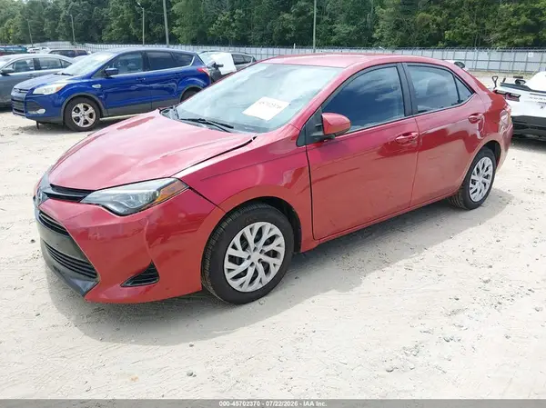 5YFBURHE6JP812041 2018 TOYOTA COROLLA - Image 2