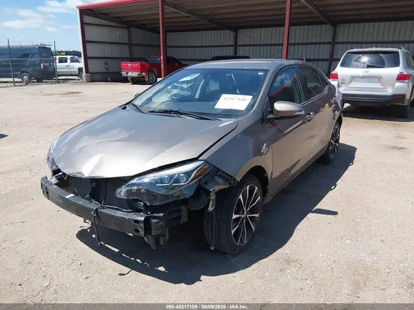 5YFBURHE6JP812377 2018 TOYOTA COROLLA - Image 2