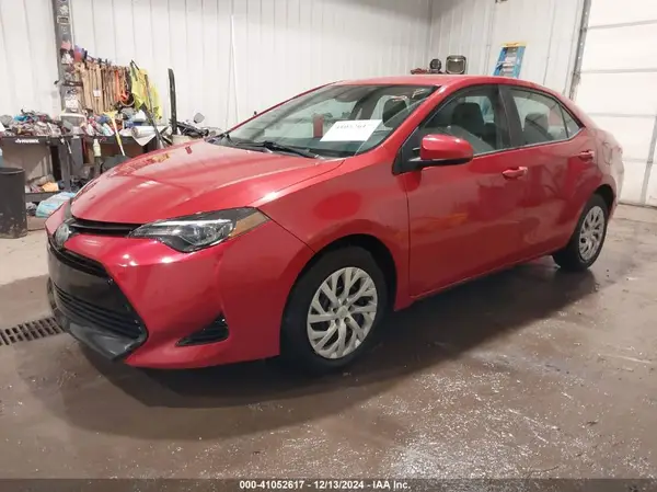 5YFBURHE6JP812430 2018 TOYOTA COROLLA - Image 2