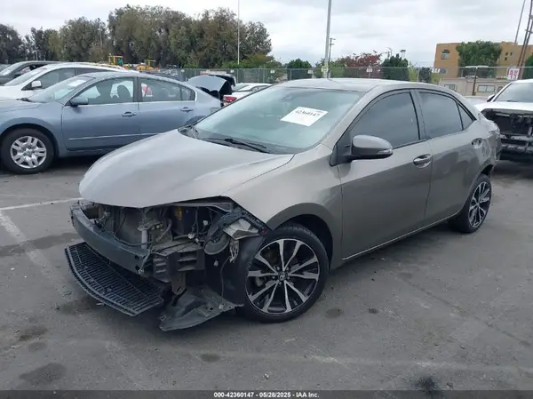 5YFBURHE6JP813853 2018 TOYOTA COROLLA - Image 2