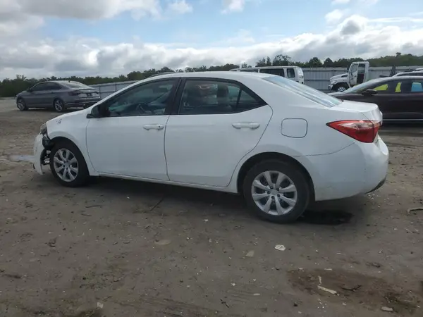 5YFBURHE6JP816140 2018 TOYOTA COROLLA - Image 2