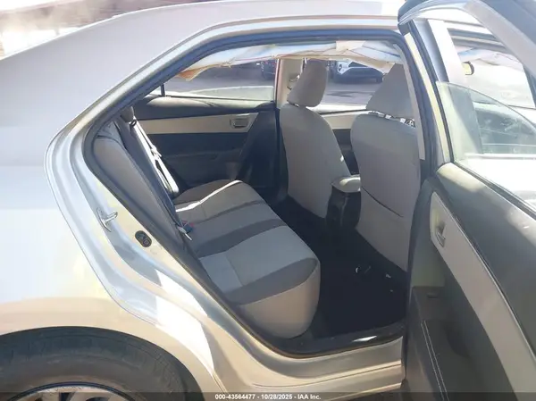 5YFBURHE6JP816574 2018 TOYOTA COROLLA - Image 8