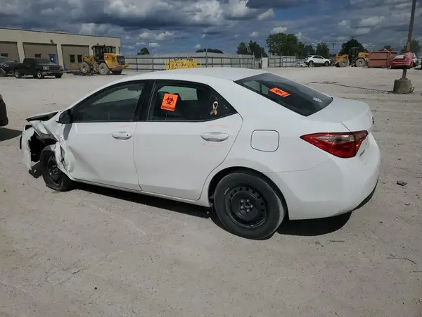 5YFBURHE6JP817658 2018 TOYOTA COROLLA - Image 2