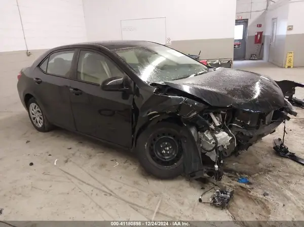 5YFBURHE6JP817773 2018 TOYOTA COROLLA - Image 1