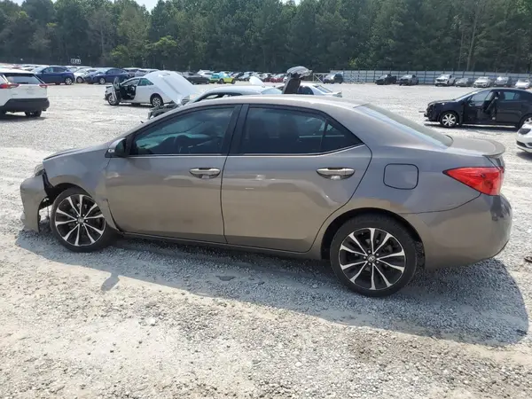 5YFBURHE6JP818549 2018 TOYOTA COROLLA - Image 2