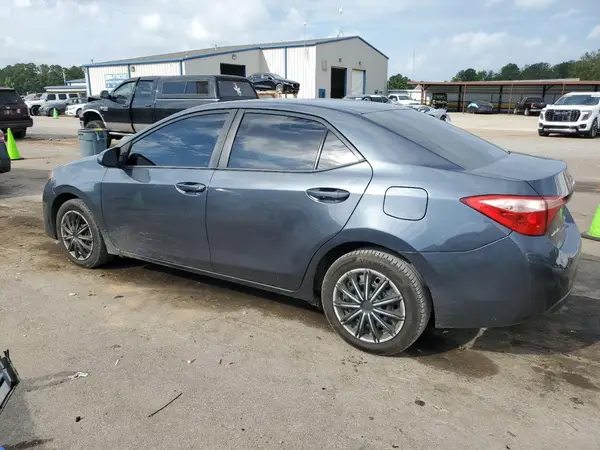 5YFBURHE6JP818969 2018 TOYOTA COROLLA - Image 2