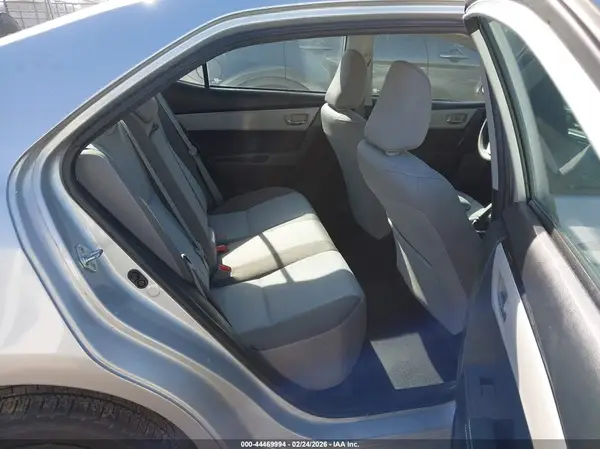 5YFBURHE6JP820141 2018 TOYOTA COROLLA - Image 8
