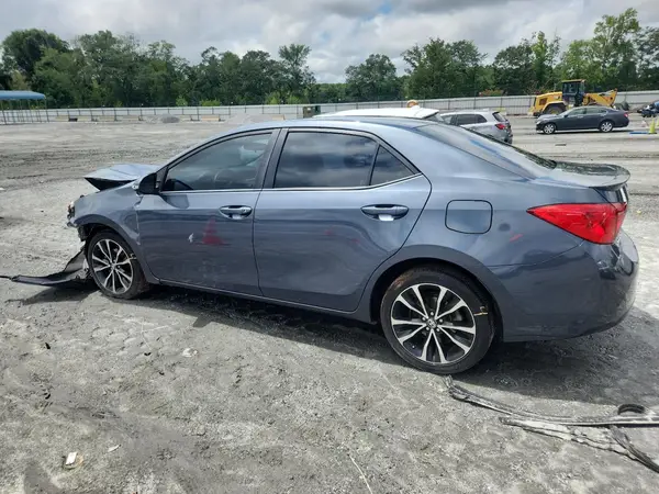 5YFBURHE6JP820950 2018 TOYOTA COROLLA - Image 2