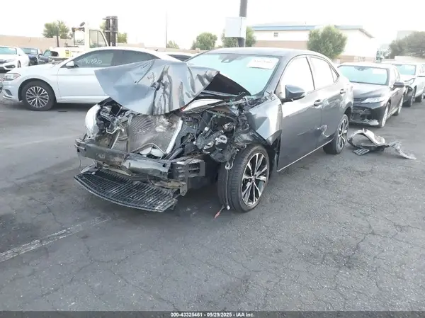 5YFBURHE6JP822035 2018 TOYOTA COROLLA - Image 2