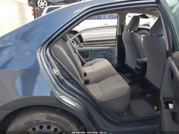 5YFBURHE6JP822049 2018 TOYOTA COROLLA - Image 8