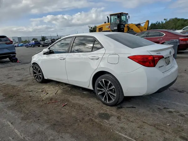 5YFBURHE6JP823217 2018 TOYOTA COROLLA - Image 2