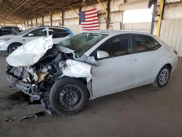 5YFBURHE6JP825419 2018 TOYOTA COROLLA - Image 1