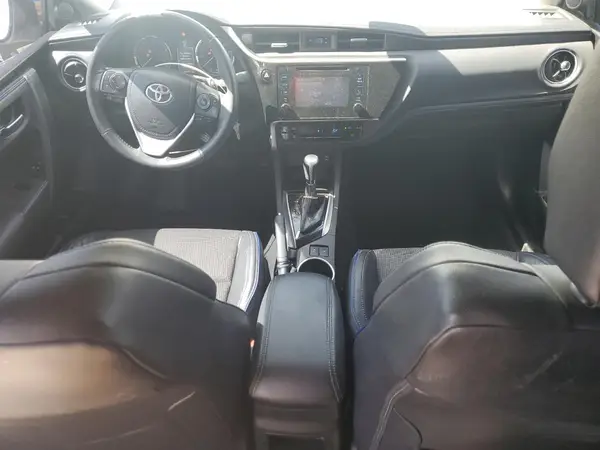 5YFBURHE6JP825758 2018 TOYOTA COROLLA - Image 8