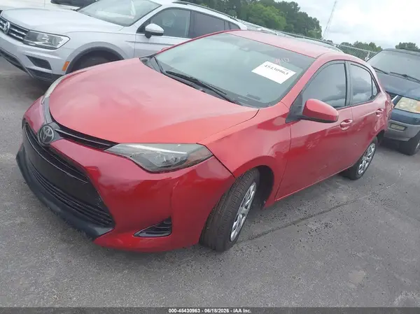 5YFBURHE6JP826215 2018 TOYOTA COROLLA - Image 2