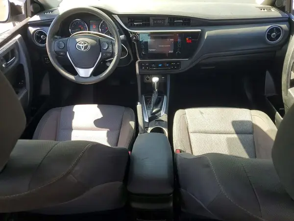 5YFBURHE6JP826781 2018 TOYOTA COROLLA - Image 8